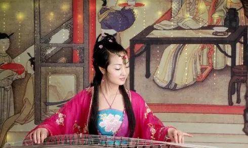 古筝版小苹果演奏:有人说，中国古典音乐高雅而无人问津？一个古筝女孩凭它改变人生
