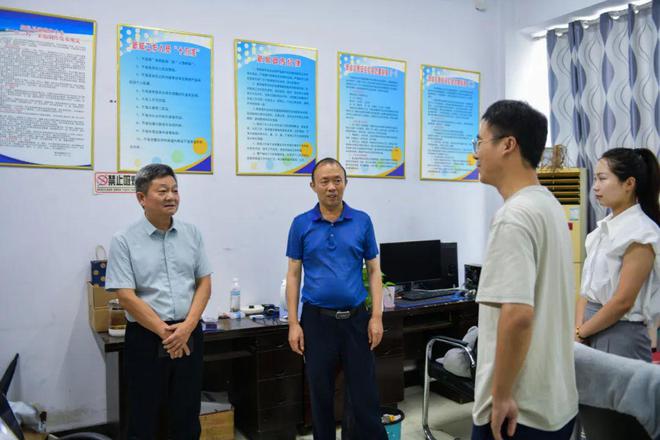 客户端记者赵鹏赵鹏简历新华社电视总台-第2张图片-太平洋在线下载